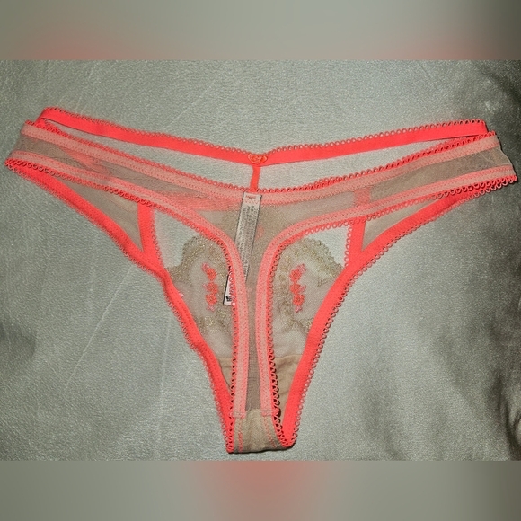 Dream Angel Embroidered Thong Size Large. - Picture 3 of 3